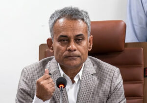অতিরিক্ত বাস ভাড়া নিলে জরিমানার পাশাপাশি রুট পারমিট বাতিল: সড়ক মন্ত্রী