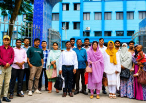 রংপুরে ১৪৮ ভ্যাকসিনেটরের পুনর্বহালের দাবিতে স্মারকলিপি প্রদান