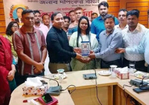 বীরগঞ্জ পৌর প্রশাসক দীপংকর বর্মণের বিদায়, দায়িত্ব নিলেন ইউএনও সুমা খাতুন