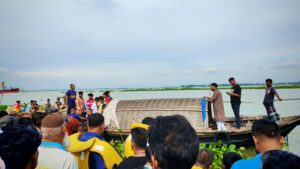 সোনারগাঁওয়ে তিন স্কুল ছাত্রের মৃত্যু : বাল্কহেডসহ ৪ জন আটক, নিহতদের দাফন সম্পন্ন