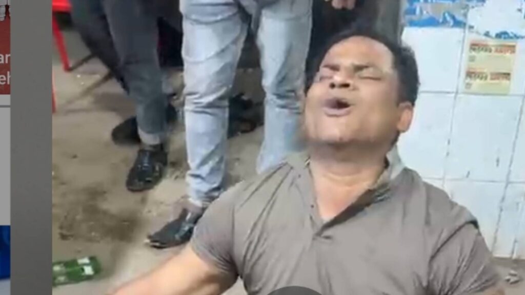 নারায়ণগঞ্জে জনসম্মুখে নৌ পুলিশের এএসআইয়ের মাতলামি, তদন্ত কমিটি গঠন