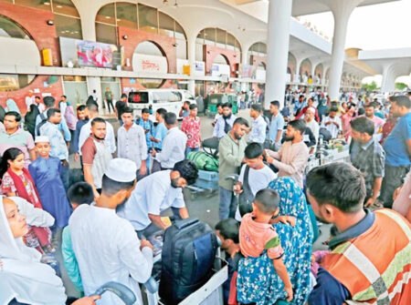 সৌদির নিরাপত্তা পরিস্থিতিতে বাতিল ৬২ ফ্লাইট, দুর্ভোগে যাত্রীরা
