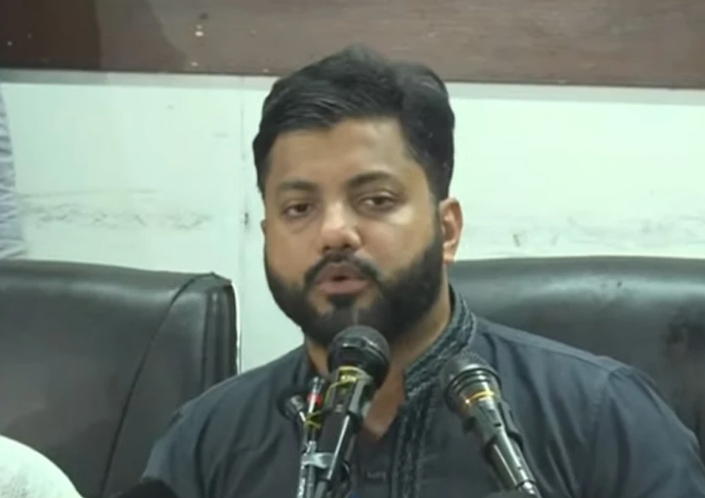 জাতীয় প্রেস ক্লাবে সংবাদ সম্মেলন, পদত্যাগের ঘোষণা দিলেন ইশরাক হোসেন