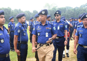 দিনাজপুর পুলিশ লাইন্স মাঠে বর্ণাঢ্য মাস্টার প্যারেড অনুষ্ঠিত