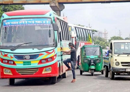 রাজধানীতে বাসের রুট ৯৮ থেকে কমে হচ্ছে ৩২, ছয় মাসে বাস্তবায়নের লক্ষ্য