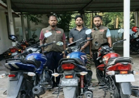 ৩টি চোরাই মোটরসাইকেলসহ আন্তঃজেলা চোরচক্রের ১ সদস্য গ্রেফতার