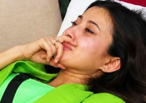‘ওরা আমাকে বেচে দিয়েছে’, বিগ বসের ঘরে কান্নায় ভেঙে পড়লেন মনামী