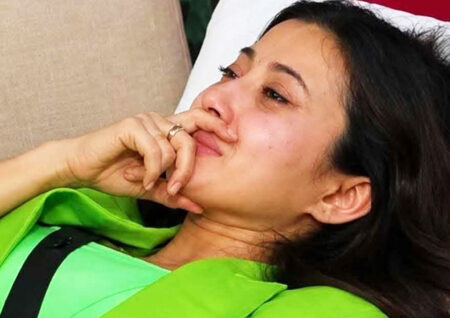 ‘ওরা আমাকে বেচে দিয়েছে’, বিগ বসের ঘরে কান্নায় ভেঙে পড়লেন মনামী