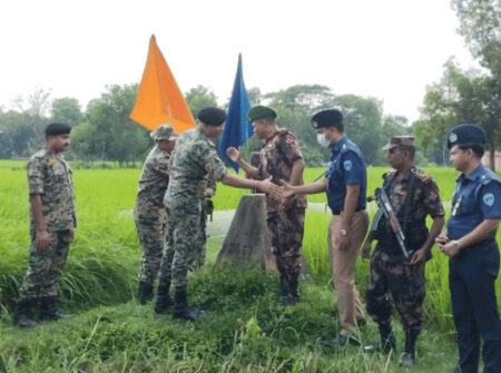 কুমিল্লা সীমান্তে আটক দুই পুলিশ সদস্যকে ফেরত দিল বিএসএফ