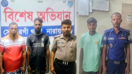 সোনারগাঁওয়ে মেঘনা নদীতে অবৈধ বালু উত্তোলনের দায়ে তিনজন গ্রেপ্তার