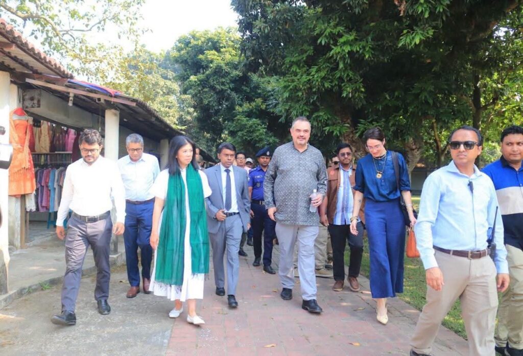 সোনারগাঁওয়ের ঐতিহাসিক পানাম নগরী ও জাদুঘর পরিদর্শনে মার্কিন রাষ্ট্রদূত