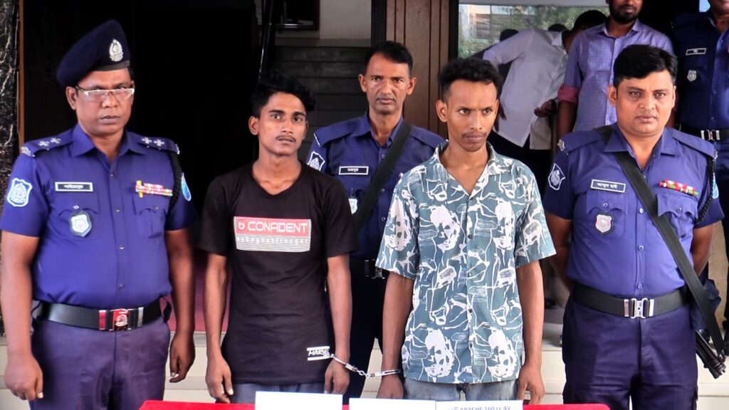 নারায়ণগঞ্জে চেকপোস্টে বিদেশি পিস্তল ও হেরোইনসহ গ্রেপ্তার ২